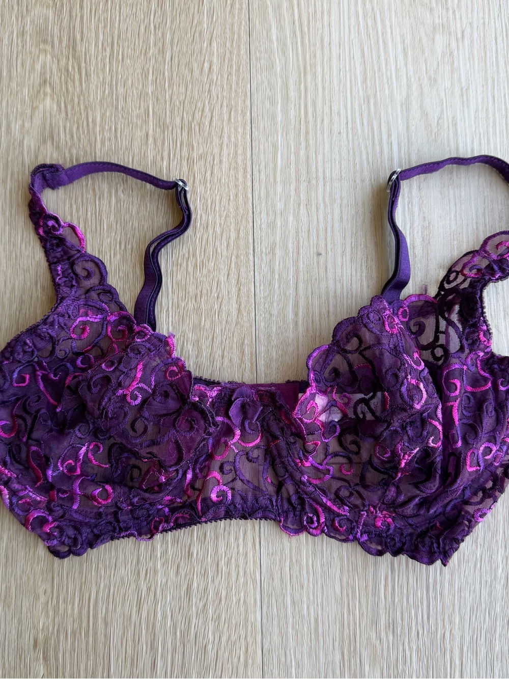 Victoria's Secret Purple Pink Embroidered Lace Underwire Unlined Bra 34C